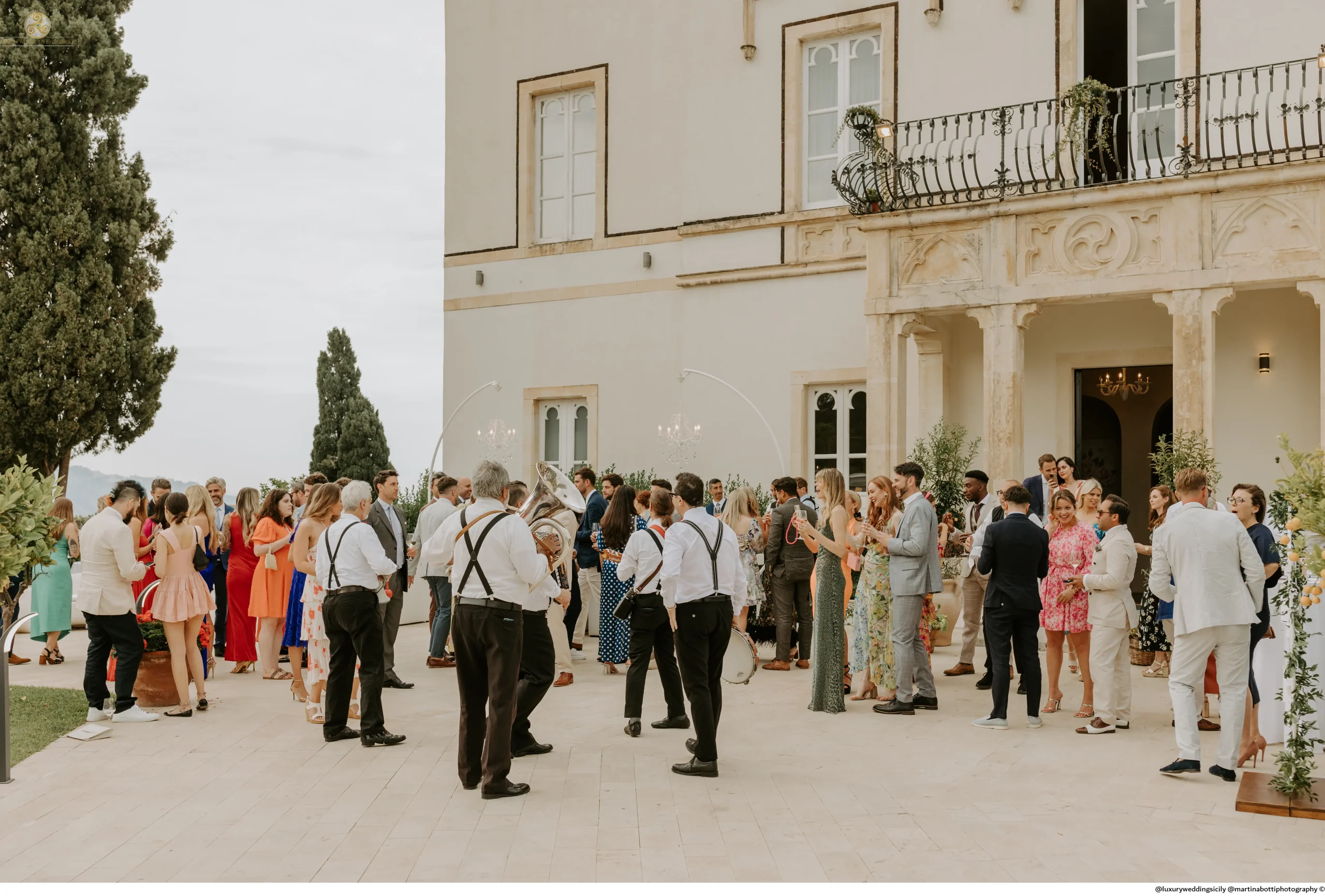 Portfolio 612 wedding villa venue taormina sicily reception party cerebrations garden green sea views water